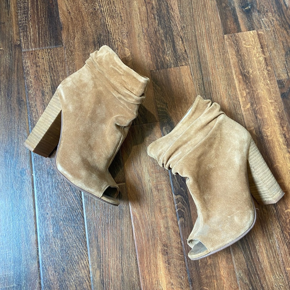 Kristin Cavallari/Chinese Laundry Laurel Boot- only wore a few times